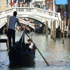 Venise : Promenade privée de 30 minutes en gondole sur le Grand Canal