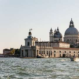 Venise : Transfert en bateau-taxi partagé vers l'aéroport Marco Polo.