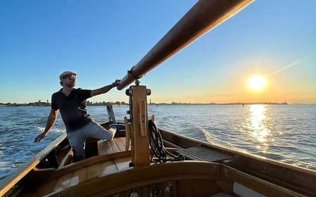 Croisière au coucher du soleil à Venise en bateau en bois