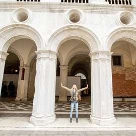 Venise : Palais des Doges : coupe-file avec les prisons
