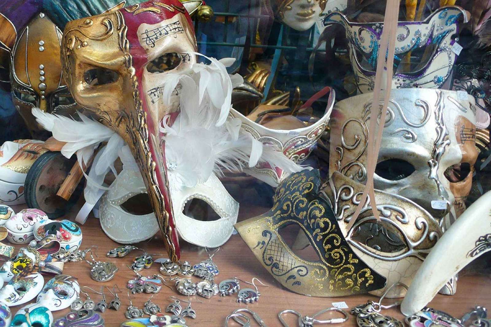 Atelier de masques de carnaval à Venise, prisons du palais