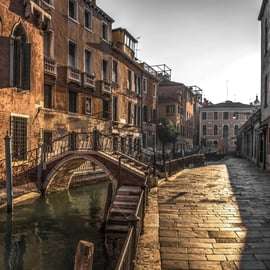 Promenade en gondole semi-privée à Venise, trois passagers