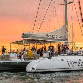 Venise : Croisière jazz en catamaran au coucher du soleil avec Aperitivo