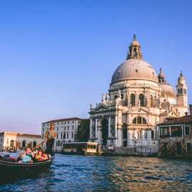 VENISE : Tour en gondole avec guide local