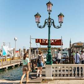 Venise : Transfert en bateau-taxi partagé vers l'aéroport Marco Polo.