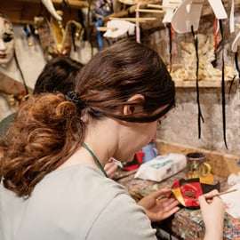 Venise : Cours de décoration de masques sur la place Saint-Marc