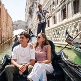 Venise : Gondole partagée sur un Pont des Soupirs à couper le souffle
