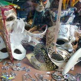 Atelier de masques de carnaval à Venise, prisons du palais