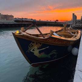 Croisière au coucher du soleil à Venise en bateau en bois