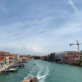 Venise : visite privée en gondole à travers les canaux et verre de Murano