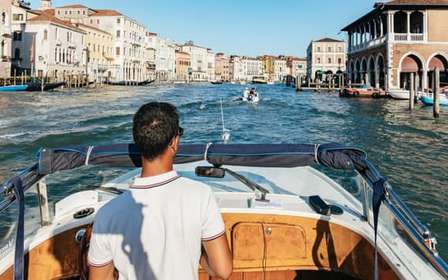 Venise : Transfert en bateau-taxi partagé vers l'aéroport Marco Polo.