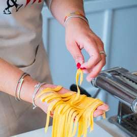 Cours de cuisine pâtes et tiramisu à Venise, chef local