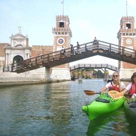 Venise : visite en kayak des joyaux cachés des canaux avec un guide certifié