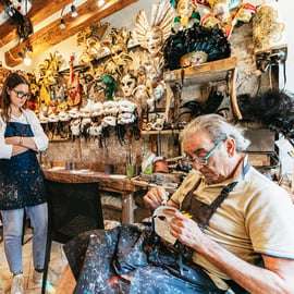 Venise : Atelier de fabrication de masques de carnaval