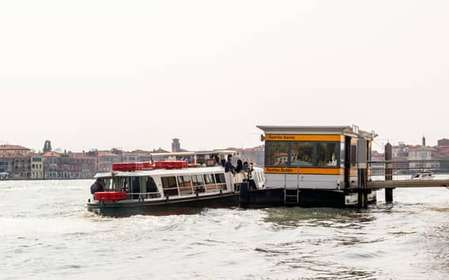 Venise : pass pour les bateaux-bus et les bus classiques