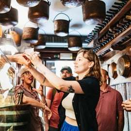 Venise : Visite à pied au coucher du soleil avec dégustations de mets et de vins